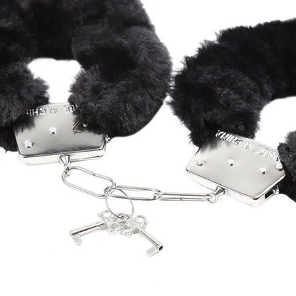 1 Pair Double Lock Manacle Faux Fur Bracelet Stainless Wrist Ankle O Ring Hand Cuffs Adult Couple Sex Toy Cops Criminal Cosplay